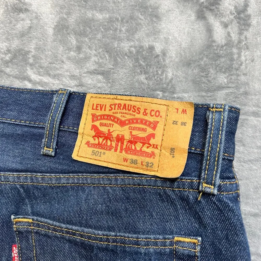 Levi's Straight Jeans Men's‎ Size 38x32 Blue Denim